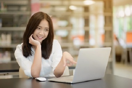 线上成人英语口语课哪里学得好